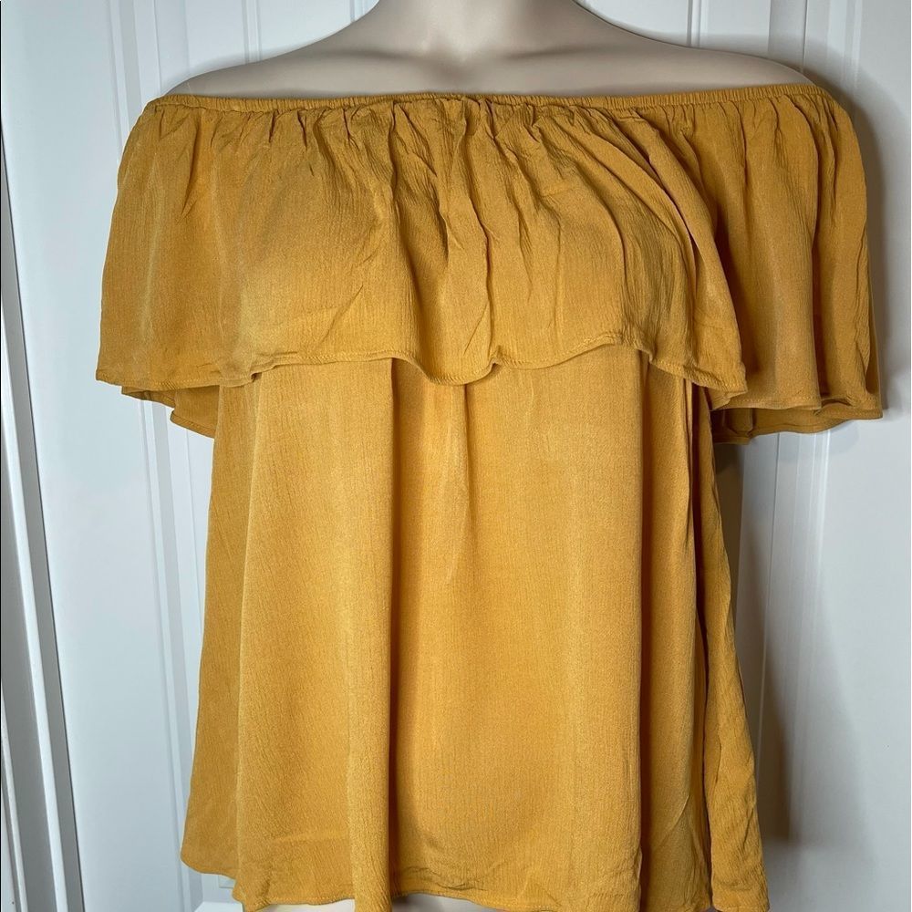 Forever21 Flowly off the Shoulder Top